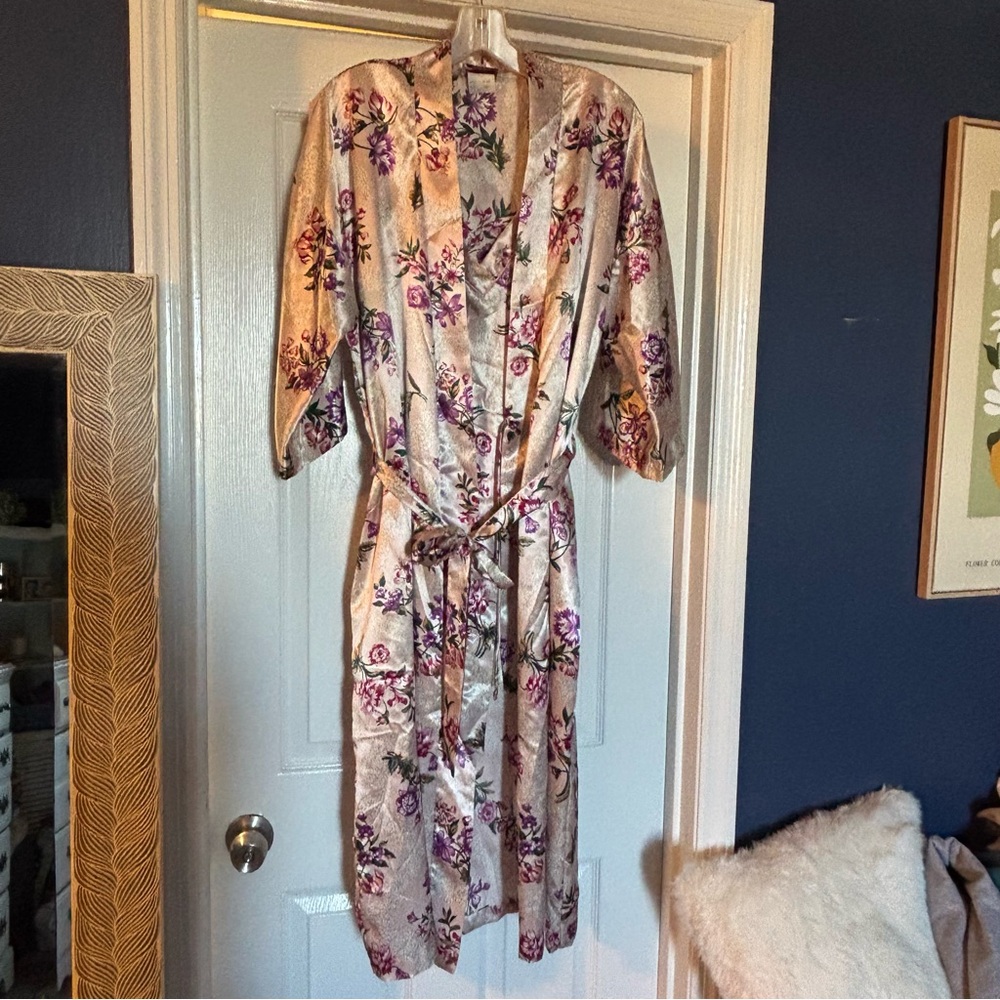 💐California Dynasty💐 Floral Satin Gown & Robe